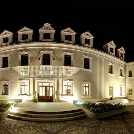 Hotel Zamek Люблинец Екстериор снимка