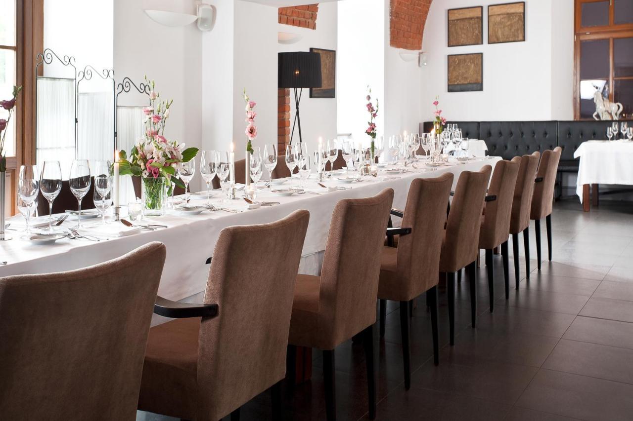 Hotel Zamek Люблинец Екстериор снимка