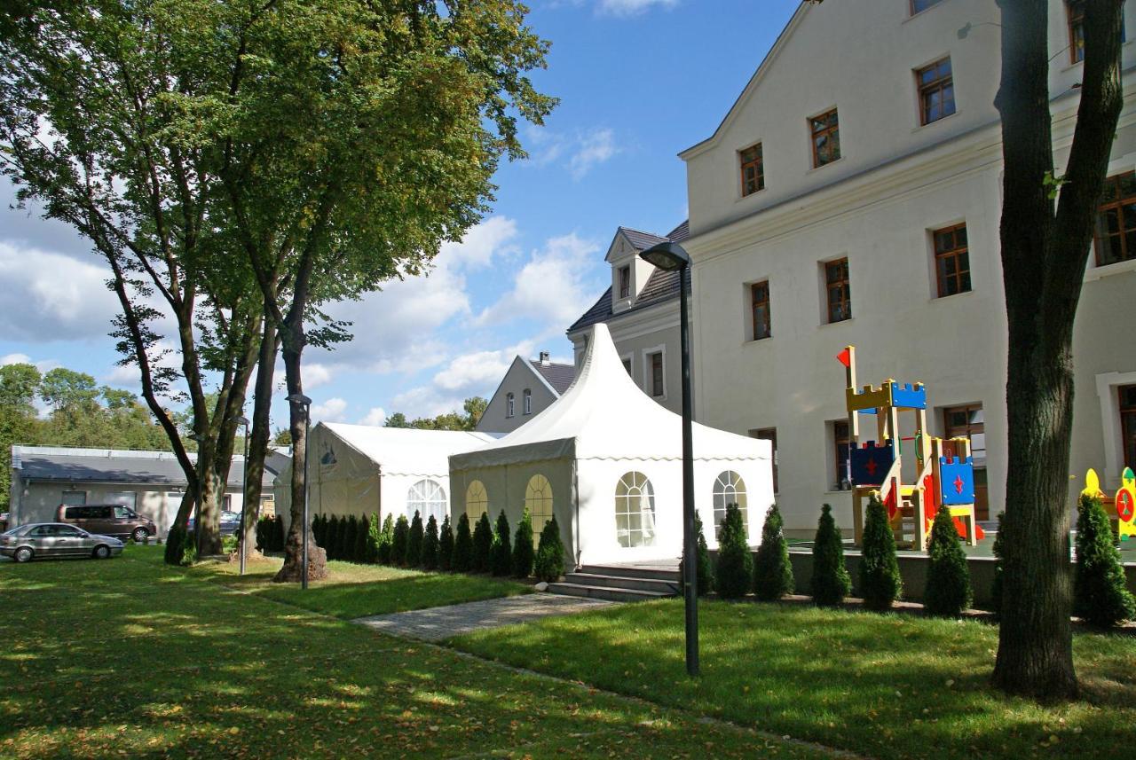 Hotel Zamek Люблинец Екстериор снимка