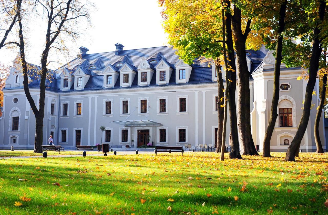 Hotel Zamek Люблинец Екстериор снимка
