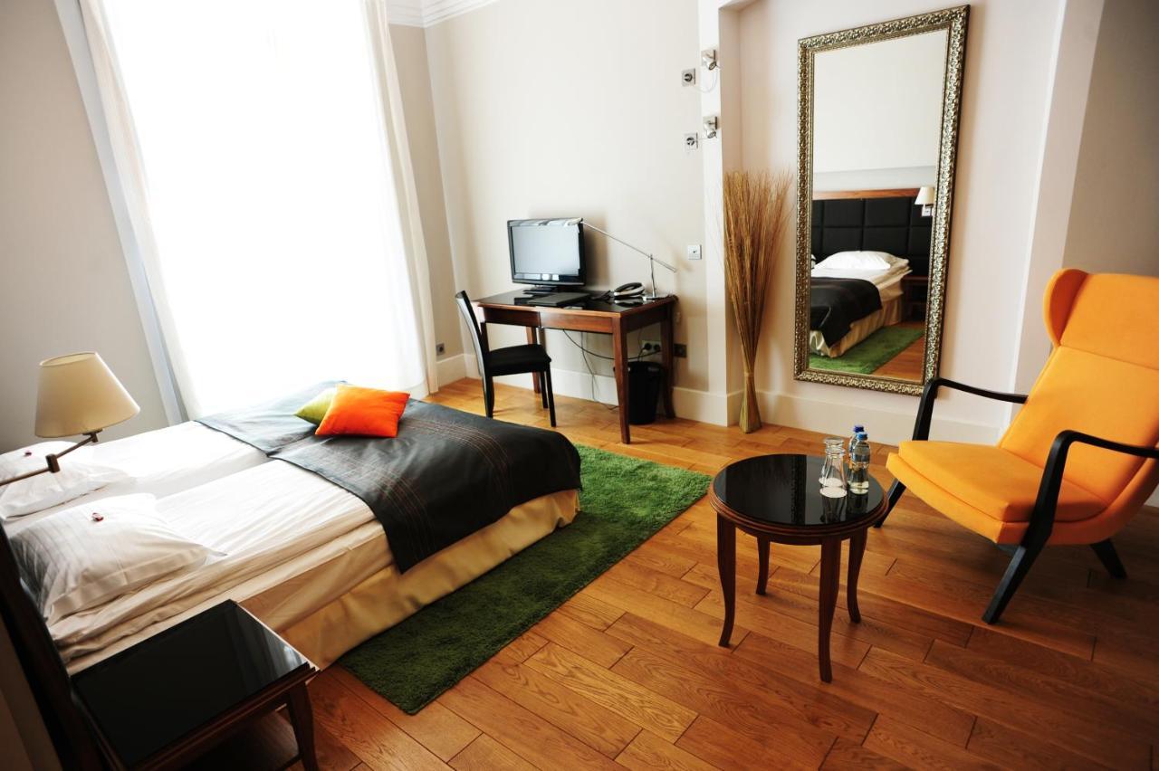 Hotel Zamek Люблинец Екстериор снимка