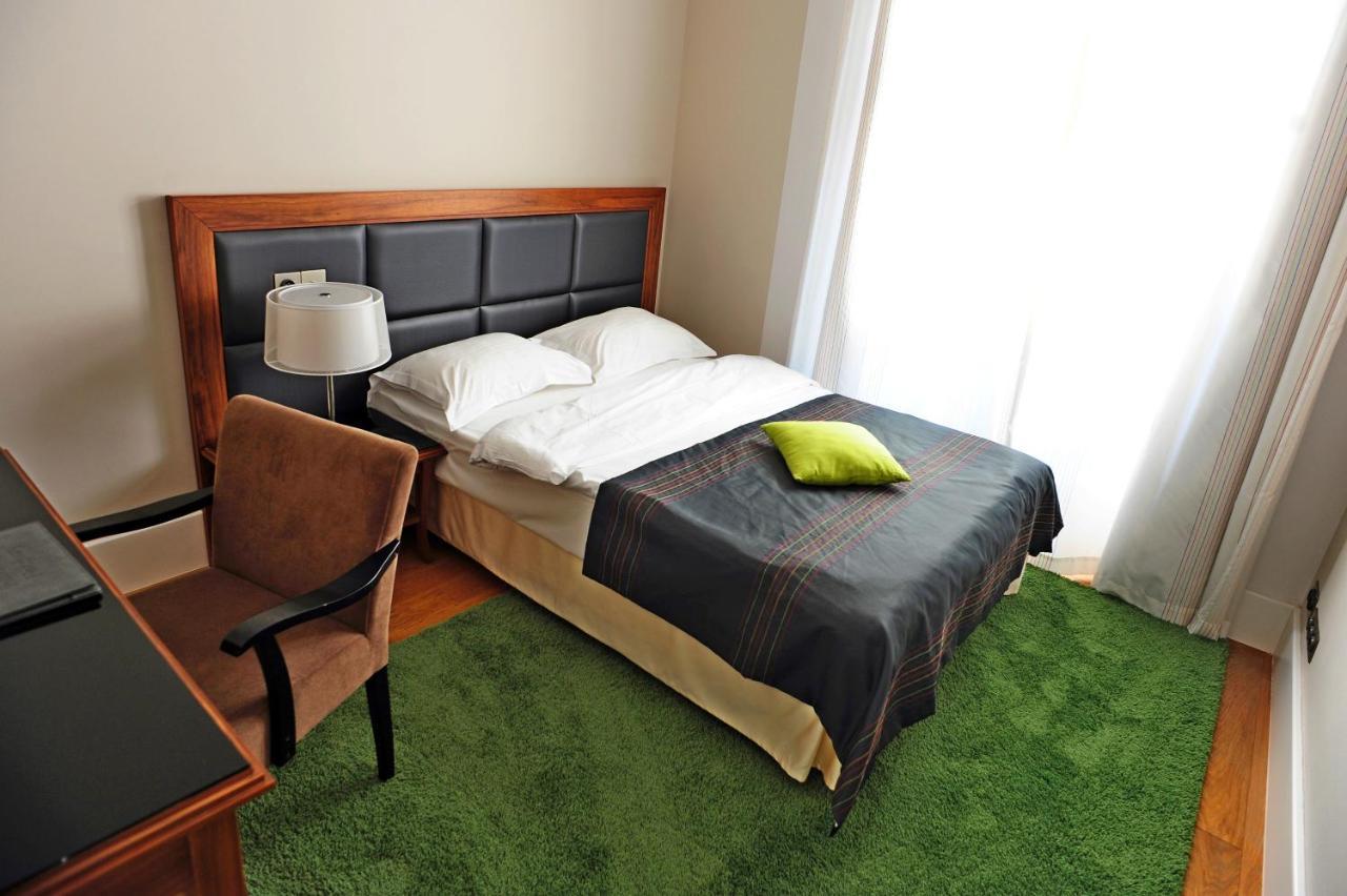 Hotel Zamek Люблинец Екстериор снимка