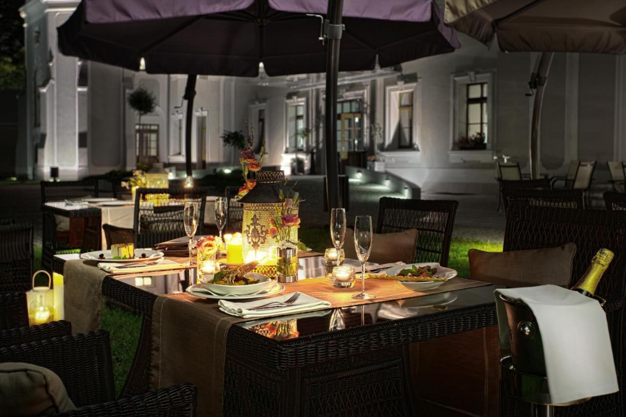 Hotel Zamek Люблинец Екстериор снимка