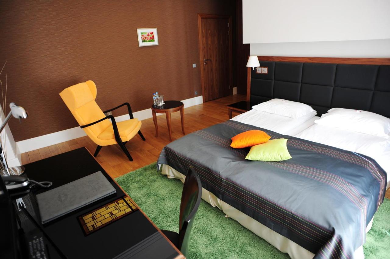Hotel Zamek Люблинец Екстериор снимка